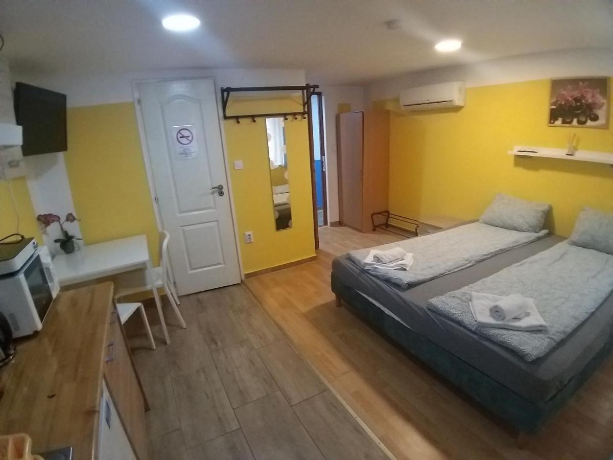 Deniz Guesthouse Budapeste Exterior foto