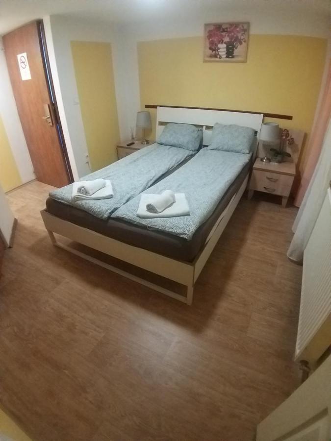 Deniz Guesthouse Budapeste Exterior foto