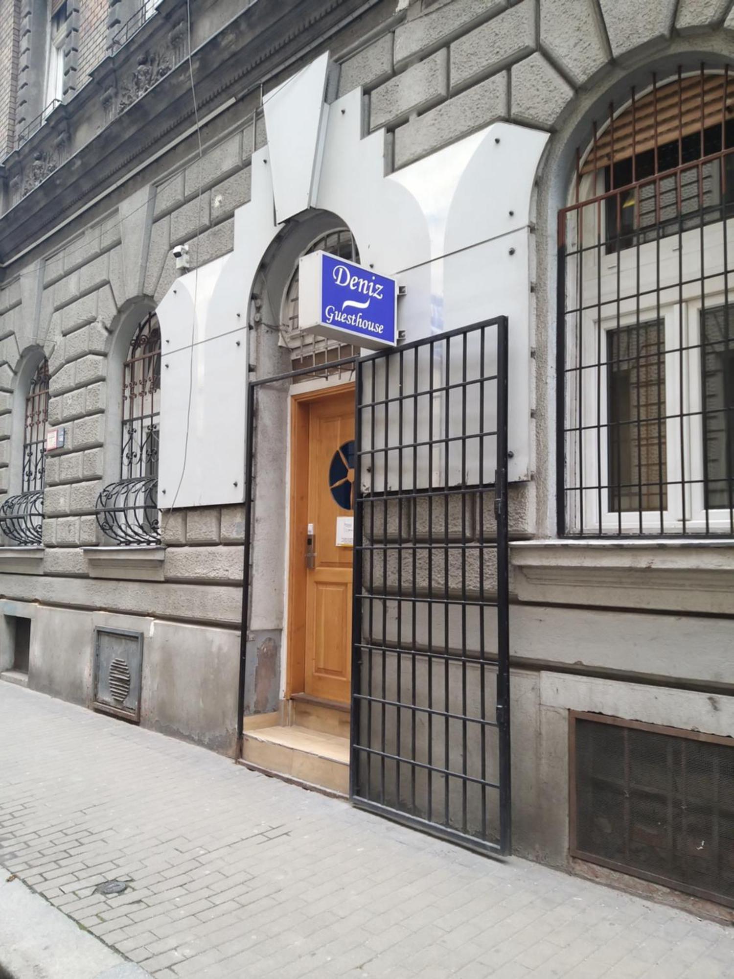Deniz Guesthouse Budapeste Exterior foto